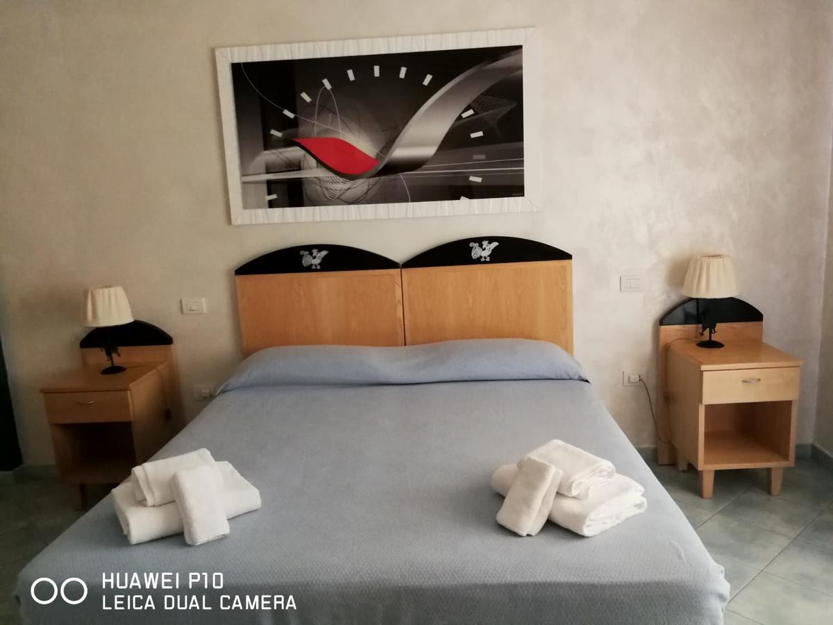 Hotel Villa Del Mare Sinnai Habitación foto